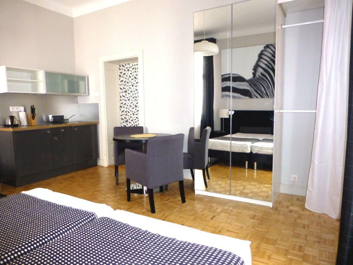 7 Rooms Mtp Poznań Eksteriør bilde