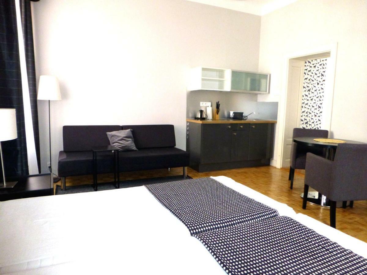 7 Rooms Mtp Poznań Eksteriør bilde